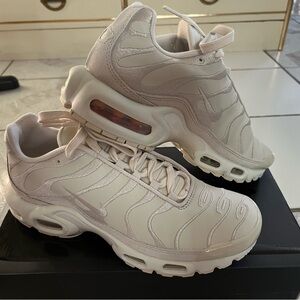 Nike air max plus prm white 8.5 women’s